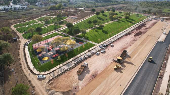 Başiskele Millet Bahçesi gün sayıyor; Mahmut Çavuş Caddesi trafiğe açıldı