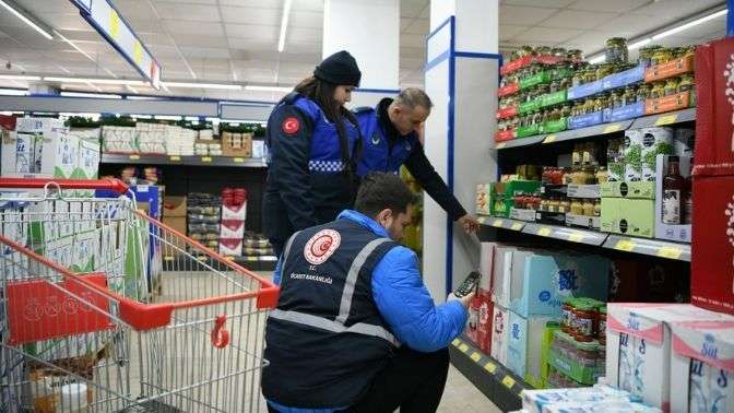 Çayırova’daki marketlerde denetimler sürüyor