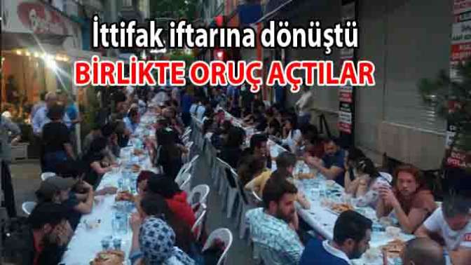 CHP’nin sokak iftarına büyük katılım