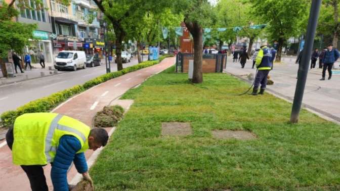 Cumhuriyet Bulvarı’nda yaza hazırlık