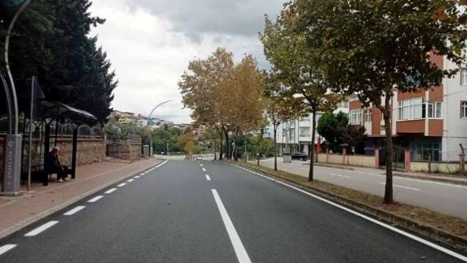 Derince Ertuğrul Gazi Caddesi’nde yol çizgileri çizildi