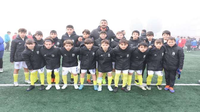 Derinceli Miniklerden Futbol Resitali