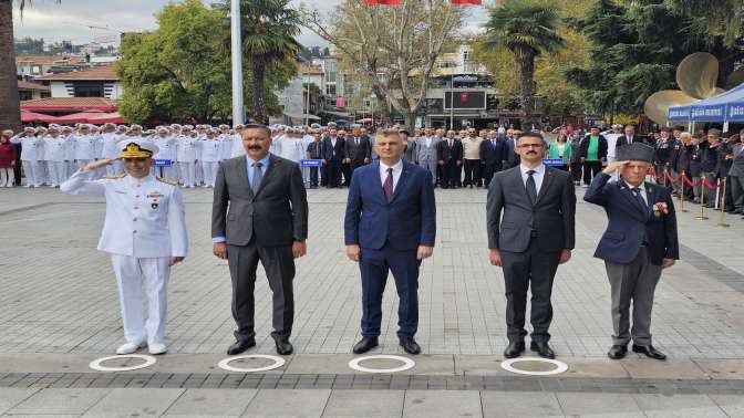 GAZİLER GÜNÜ GÖLCÜK'TE TÖRENLE KUTLANDI