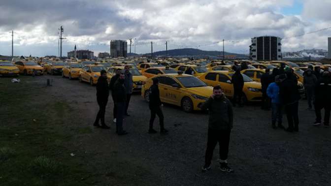 Gebzede taksicilerden eylem: Taksimetre zammı derhal yapılsın, korsan yasaklansın!