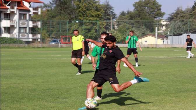 Gölcükspor son dakikada güldü