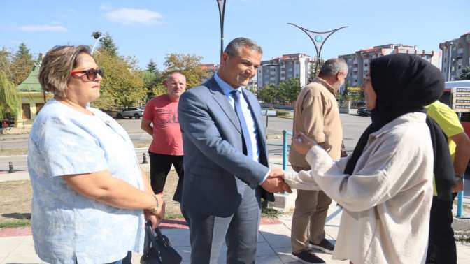 İzmit Belediyesi çözüm odaklı mahalle ziyaretlerine Ayazma Mahallesi’nde devam etti