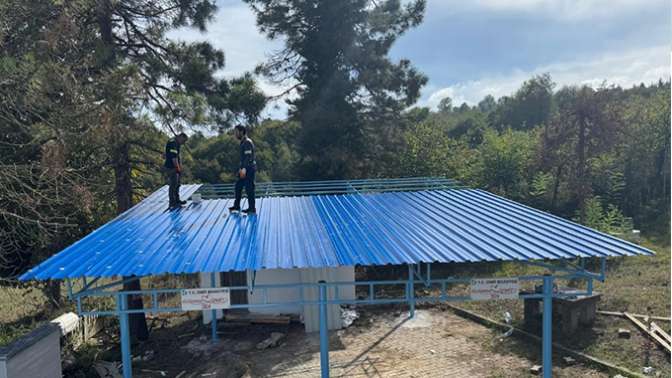 İzmit Belediyesi’nden Ortaburun köy mezarlığına sundurma