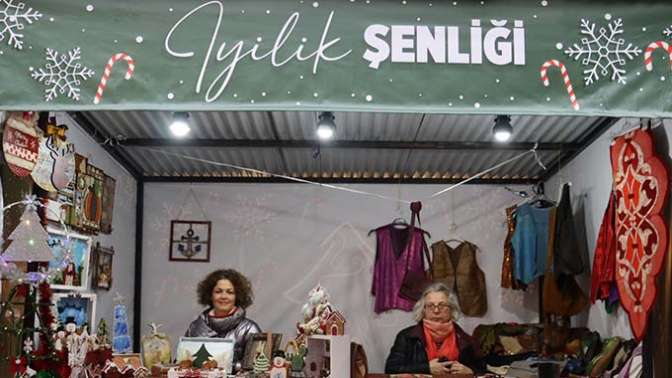 İzmit Belediyesi Yılbaşı İyilik Şenliği devam ediyor