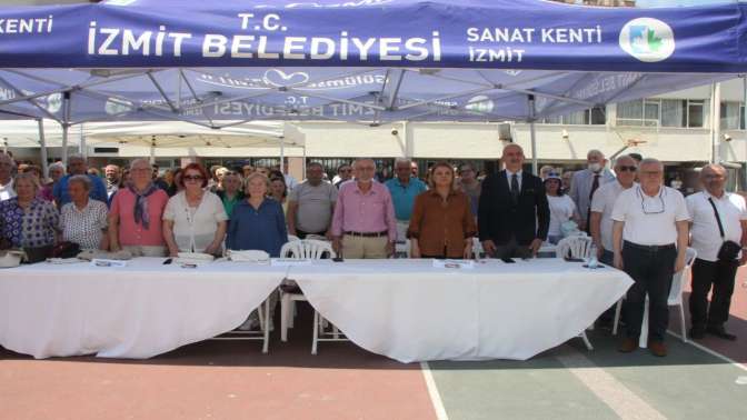 İzmit Lisesi mezunları pilav gününde buluştu