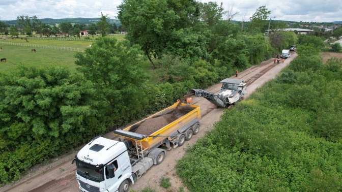 İzmit, Sarışeyh ve Eseler köy yollarında üstyapı yenileniyor