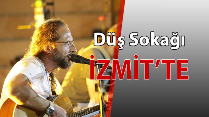 İzmitliler Düş Sokağında Zafer coşkusunda buluştu