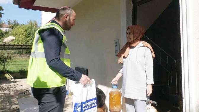 Kandıra Belediyesi’nden Atık Yağ Getirene Bulaşık Deterjanı Hediye