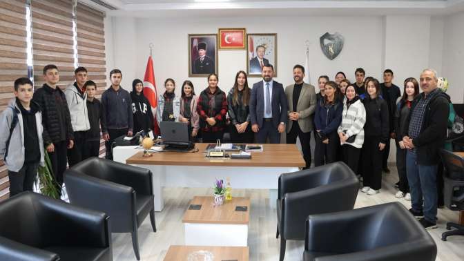 Kandıra Şehit Yavuz Sonat Güzel Mesleki ve Teknik Anadolu Lisesi Öğrencilerinden Başkan Ölmez’e Ziyaret