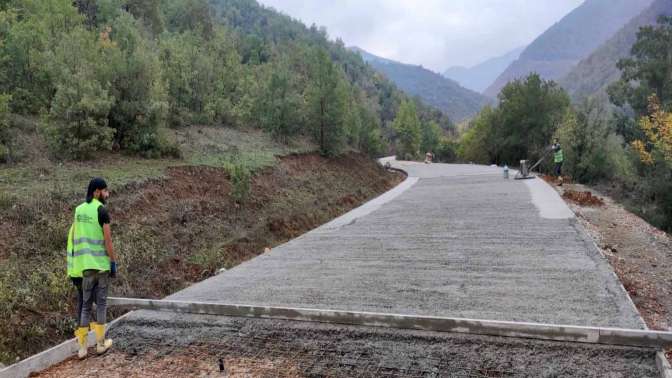 Karamürsel Avcıköy – Tahtalı - Fulacık arasına beton yol