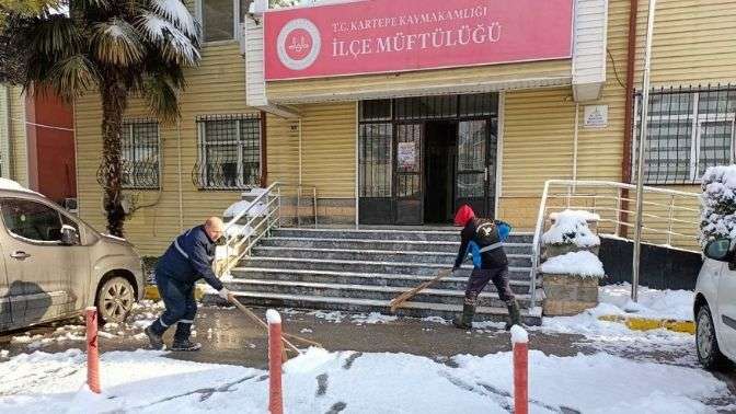 Kartepe’de Ekipler Gece-Gündüz Görev Başında