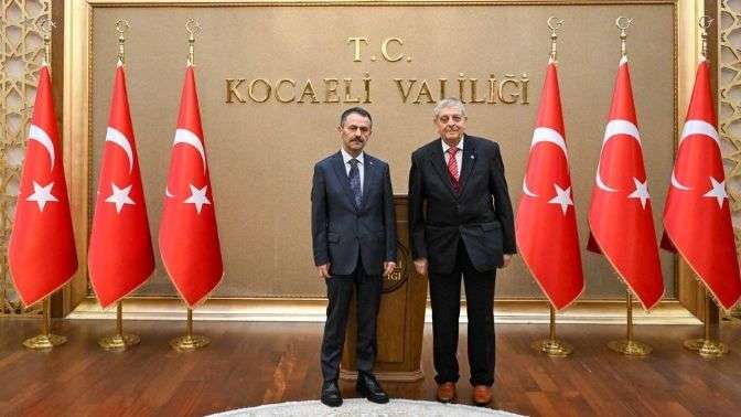 Kocaeli İl Genel Meclisi Eski Başkanı Ali Ayaz, Vali İlhami Aktaşı ziyaret etti