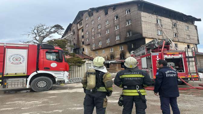 Kocaeli İtfaiyesi, otel yangınında aktif görev aldı