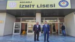 Vali İlhami Aktaş İzmit Lisesini ziyaret etti