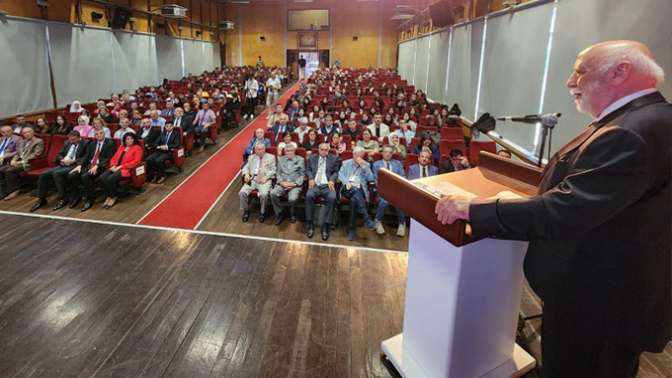 Türk edebiyatının kalbi Gölcükte atıyor