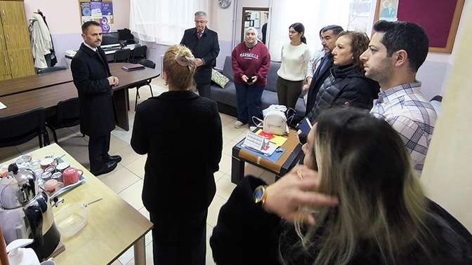 Vali Aktaş, Kandıra Mehmet Akif Ersoy İlkokulunu ziyaret ederek güne başladı